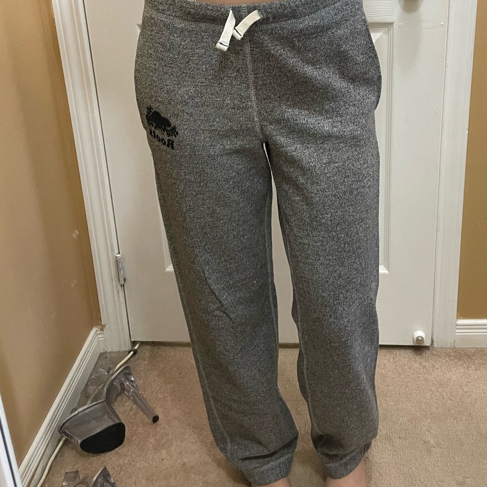 Roots sweatpants 🤍